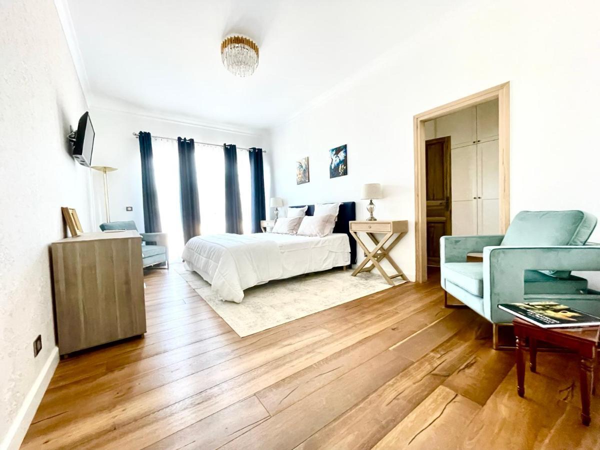 Deluxe Room,1593896437:JPEG